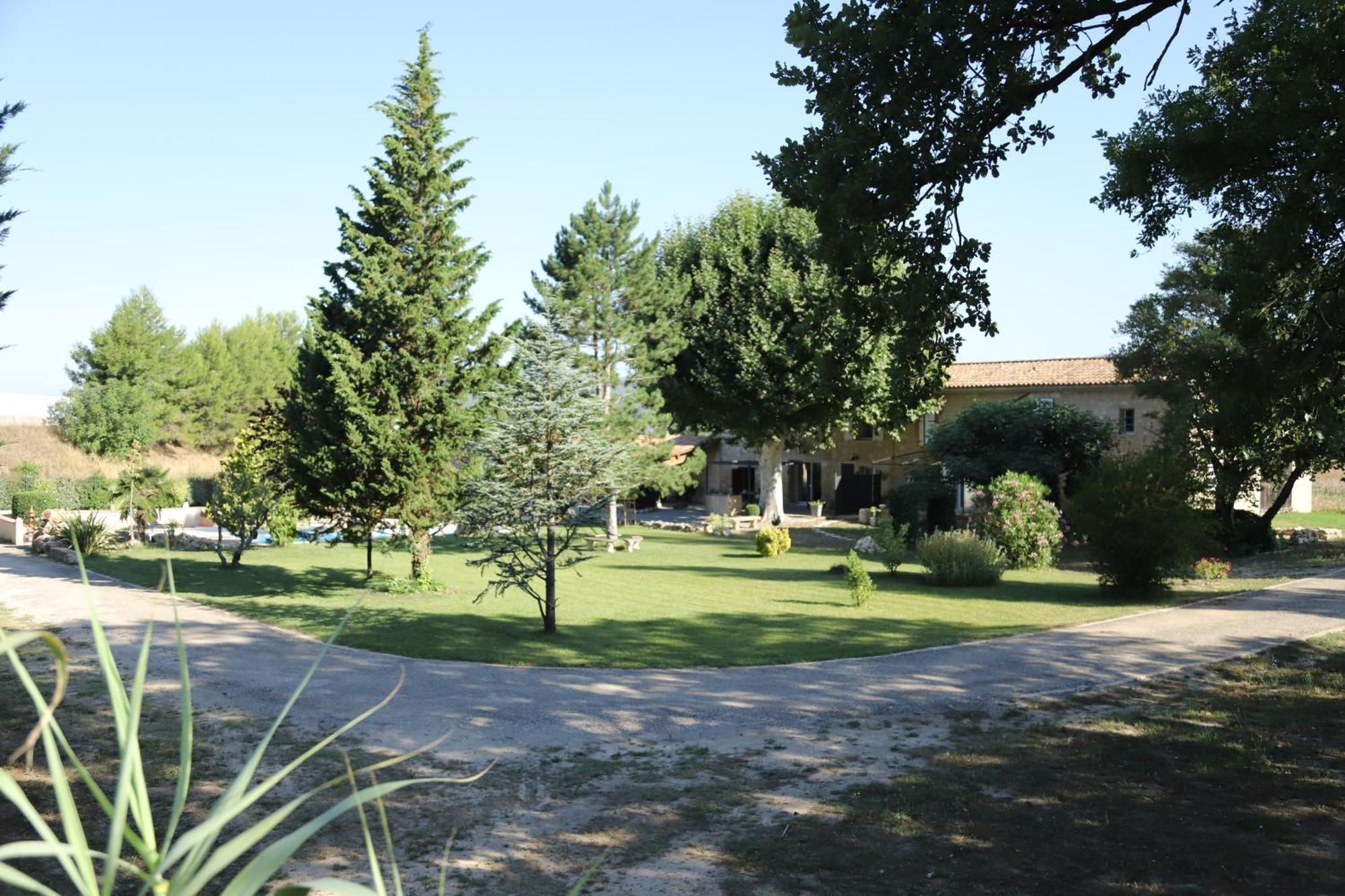 Duplex De Charme Au Coeur De La Provence. Appartement Pertuis Buitenkant foto