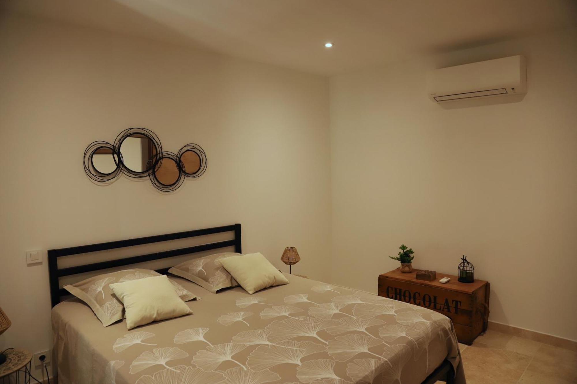 Duplex De Charme Au Coeur De La Provence. Appartement Pertuis Buitenkant foto